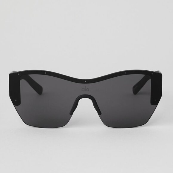 ✨ALO STUNNER SUNGLASSES (BLACK) 🕶️✨ - Picture 1 of 7